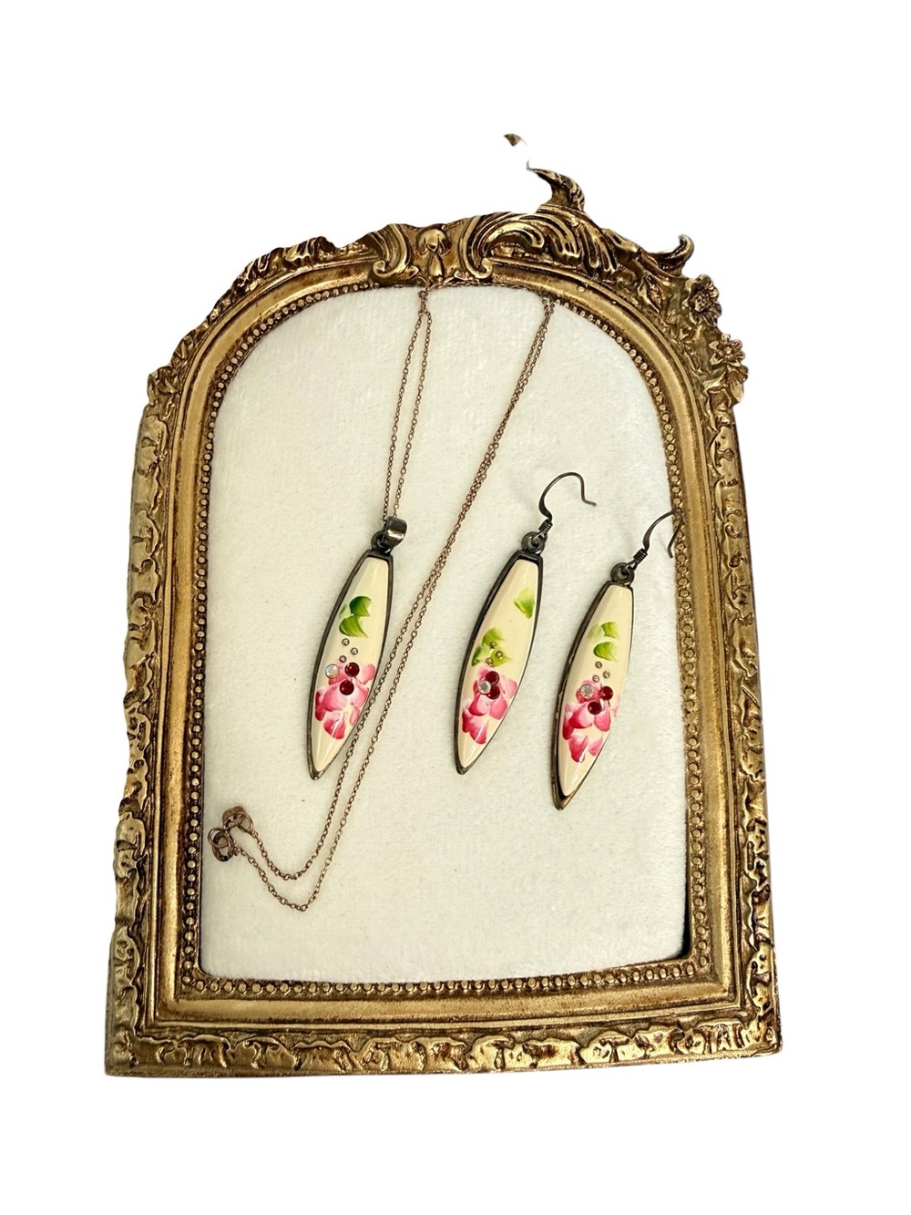 hand-painted enamel and metal finift jewelry set necklace earrings